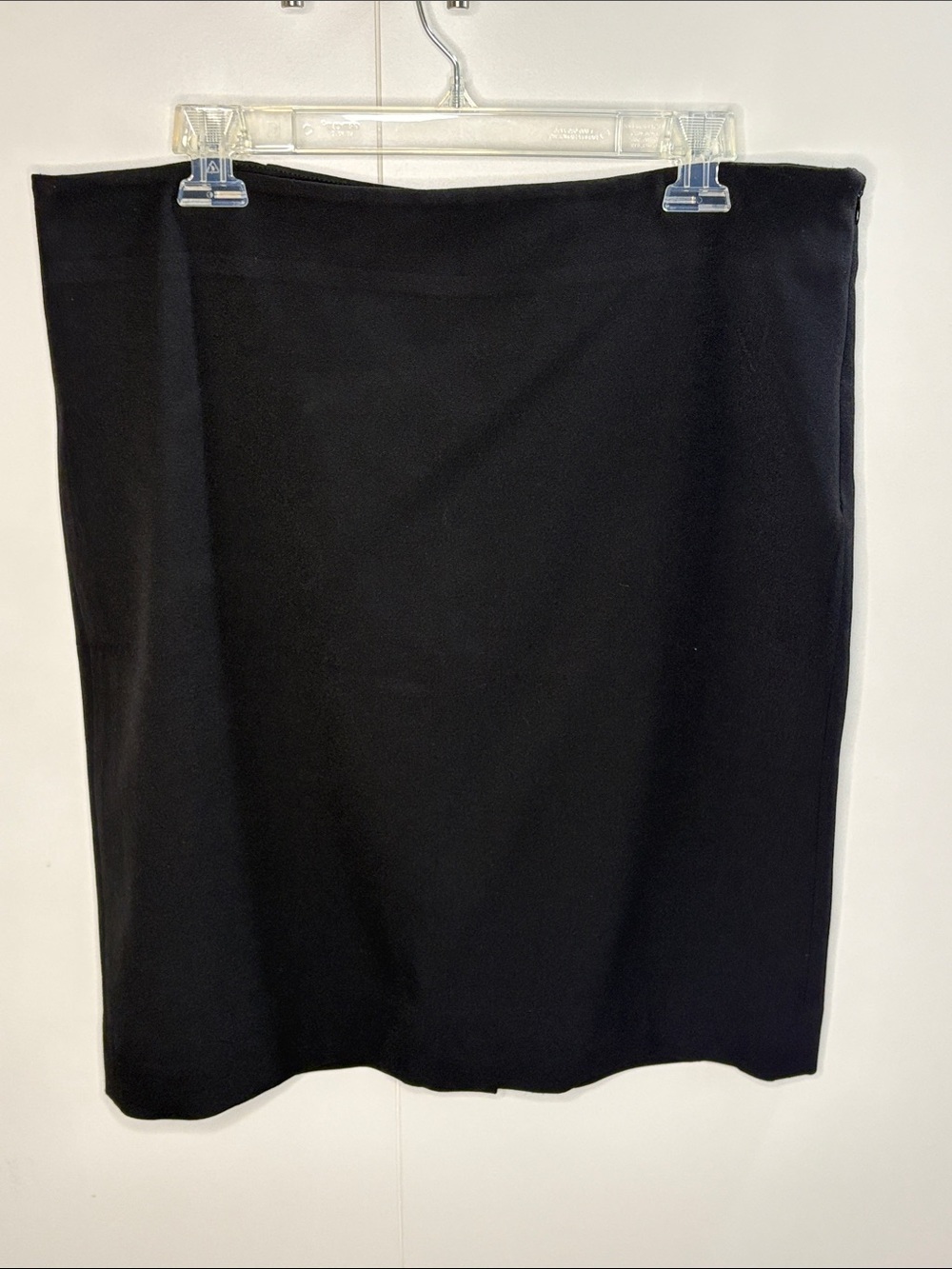 MM.LaFleur Black Pencil Skirt - Sleek Professional Style 14